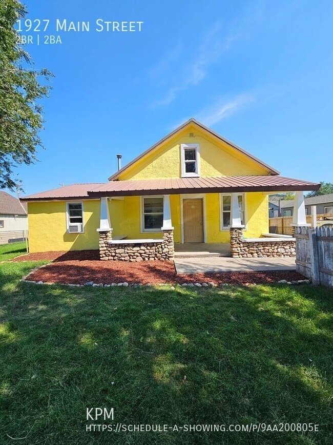property at 1927 Main St