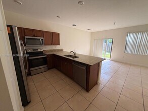 11520 SW 248th Ln in Homestead, FL - Foto de edificio - Building Photo