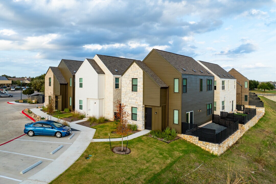Casitas at Plum Creek in Kyle, TX - Foto de edificio