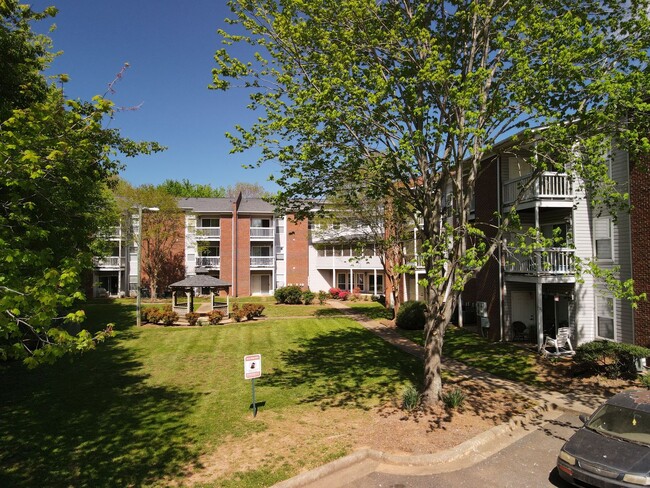Residence at Humboldt Park in Shelby, NC - Foto de edificio - Building Photo