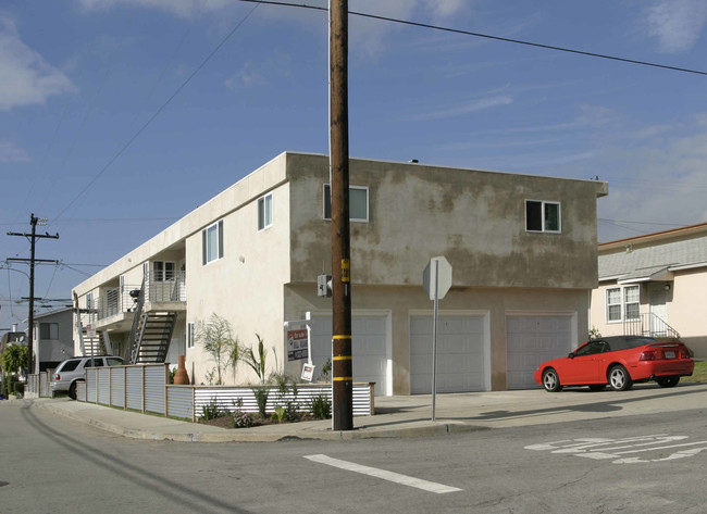 525 E Franklin Ave in El Segundo, CA - Building Photo - Building Photo