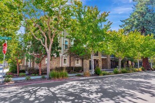 5 Artisan Way in Menlo Park, CA - Building Photo