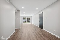 1604 W Farwell Ave, Unit 1A in Chicago, IL - Building Photo - Building Photo