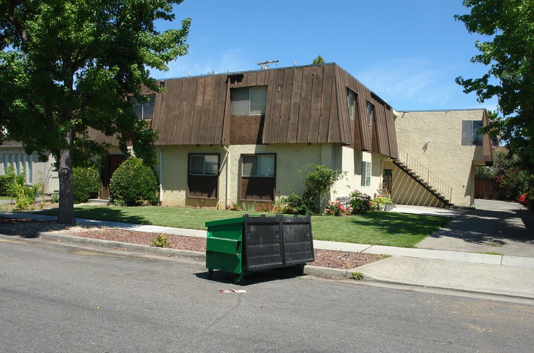 1514 Brookvale Dr in San Jose, CA - Foto de edificio