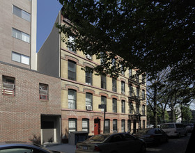 18 Tiffany Pl in Brooklyn, NY - Building Photo - Building Photo