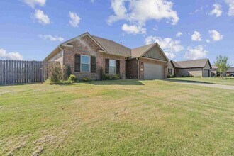 571 Captain Marshall St in Prairie Grove, AR - Building Photo - Building Photo