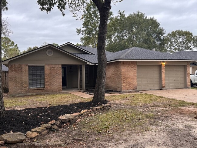 2827 Parkwood Manor Dr