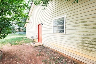 1011 W Slaton Ave in Griffin, GA - Building Photo - Building Photo