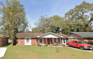 5015 Greenway Ln in Savannah, GA - Building Photo