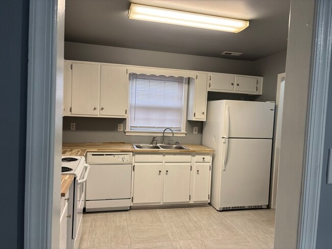 property at 400 Advocate Ct