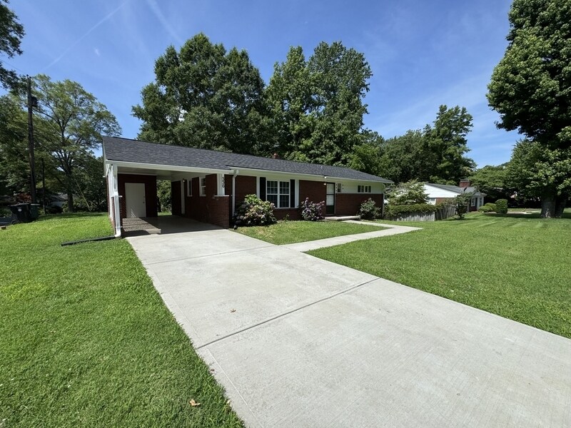 336 Crestside Dr SE in Concord, NC - Building Photo