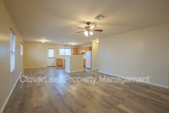 8907 Laguna Falls in San Antonio, TX - Building Photo - Building Photo