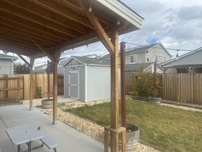 9340 Bay Dr in Reno, NV - Building Photo - Building Photo