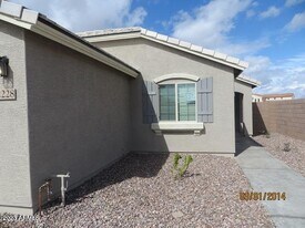 2228 E Stacey Rd in Gilbert, AZ - Building Photo