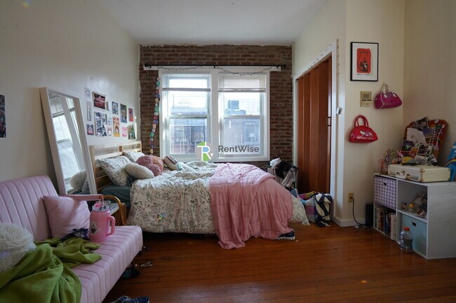 40 Anderson St, Unit 14 in Boston, MA - Foto de edificio - Building Photo