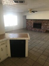 18080 Pebble Beach Drive in Victorville, CA - Foto de edificio - Building Photo