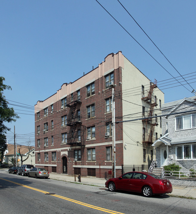 97-05 103rd St in Ozone Park, NY - Building Photo