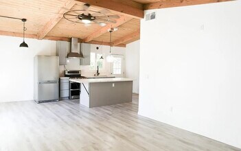 4912 Melvin Dr in Carmichael, CA - Building Photo - Building Photo