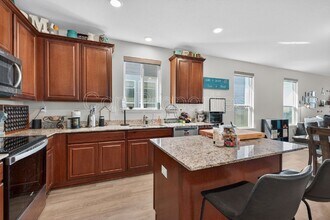 7001 Lions Pk in San Antonio, TX - Building Photo - Building Photo