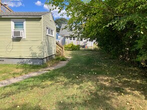 635 Shasta St, Unit 2 in Manchester, NH - Building Photo - Building Photo