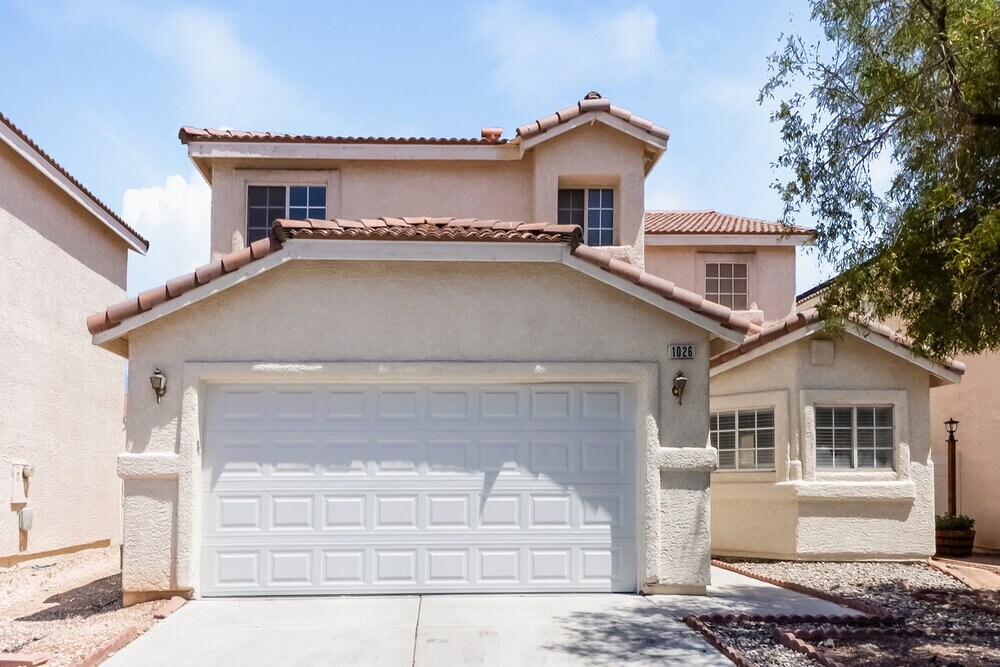1026 Cliffbrook Hedge Ave in North Las Vegas, NV - Building Photo