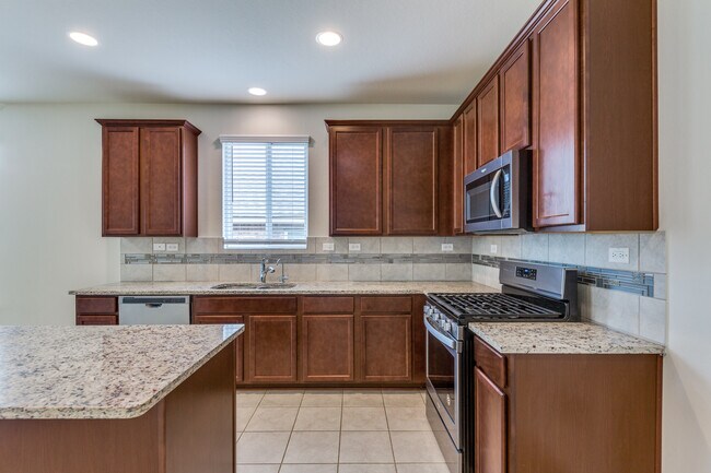 13907 Knob Crk in San Antonio, TX - Building Photo - Building Photo