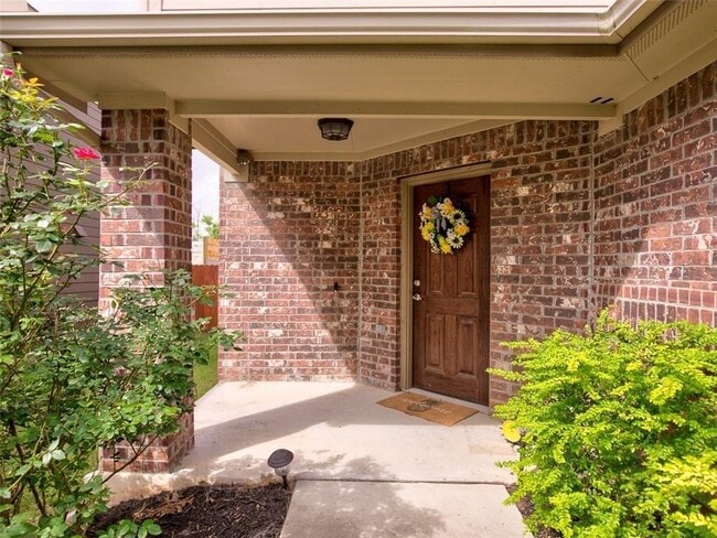 7221 Crestone Rd in Austin, TX - Foto de edificio - Building Photo