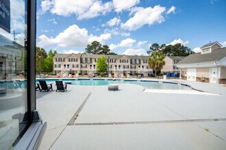 1051 Southern Dr in Columbia, SC - Building Photo - Building Photo