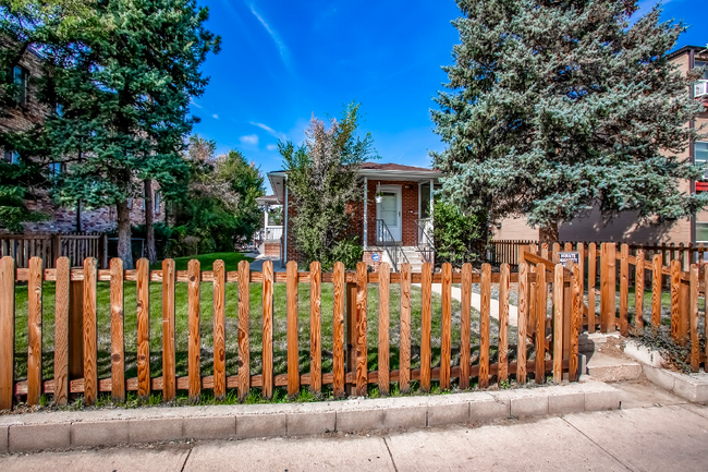 17 Yosemite St in Denver, CO - Foto de edificio - Building Photo