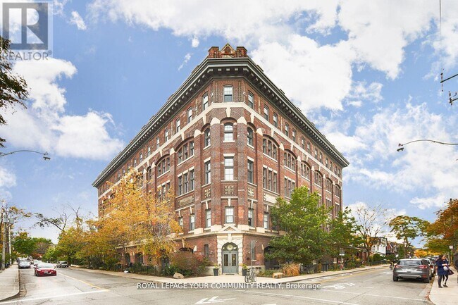 property at 183-183 Dovercourt Rd
