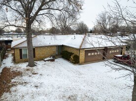 6521 E 50th St in Tulsa, OK - Building Photo