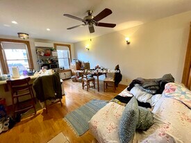 27 Phillips St, Unit 3 in Boston, MA - Building Photo