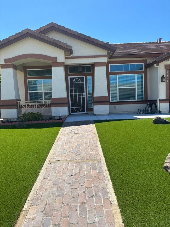 9224 Balboa Park Way in Elk Grove, CA - Foto de edificio - Building Photo