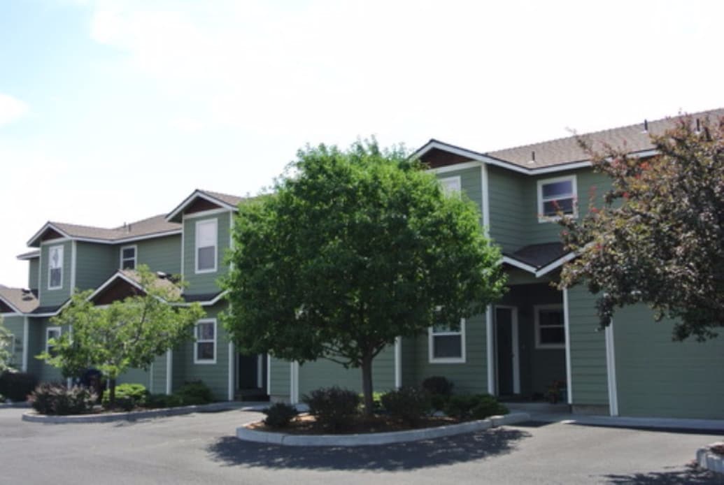1560 SW Reindeer Ave-Unit -1560 in Redmond, OR - Building Photo