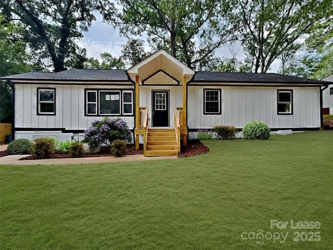 property at 2633 Brentwood Pl
