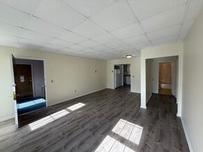 8-10-10 Essex St in Andover, MA - Building Photo - Building Photo