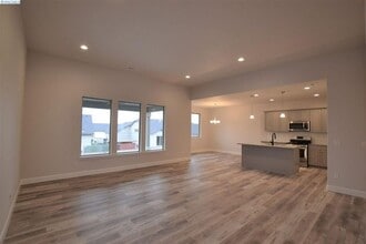8016 Babine Dr in Pasco, WA - Building Photo - Building Photo