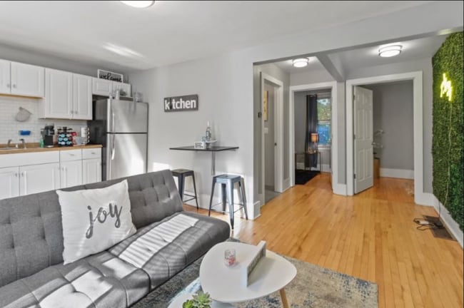 property at 1722 N Pulaski St