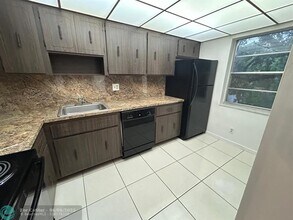 6033 SW 35th St in Miramar, FL - Building Photo - Building Photo