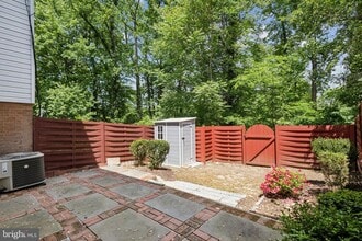 1204 Fox Run Pl in Woodbridge, VA - Building Photo - Building Photo