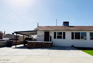 1109 Huckleberry St in El Paso, TX - Building Photo
