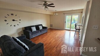 1709 Woodbridge Commons Way in Woodbridge Township, NJ - Building Photo