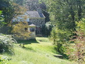 391 E Rose Tree Rd in Media, PA - Building Photo - Building Photo