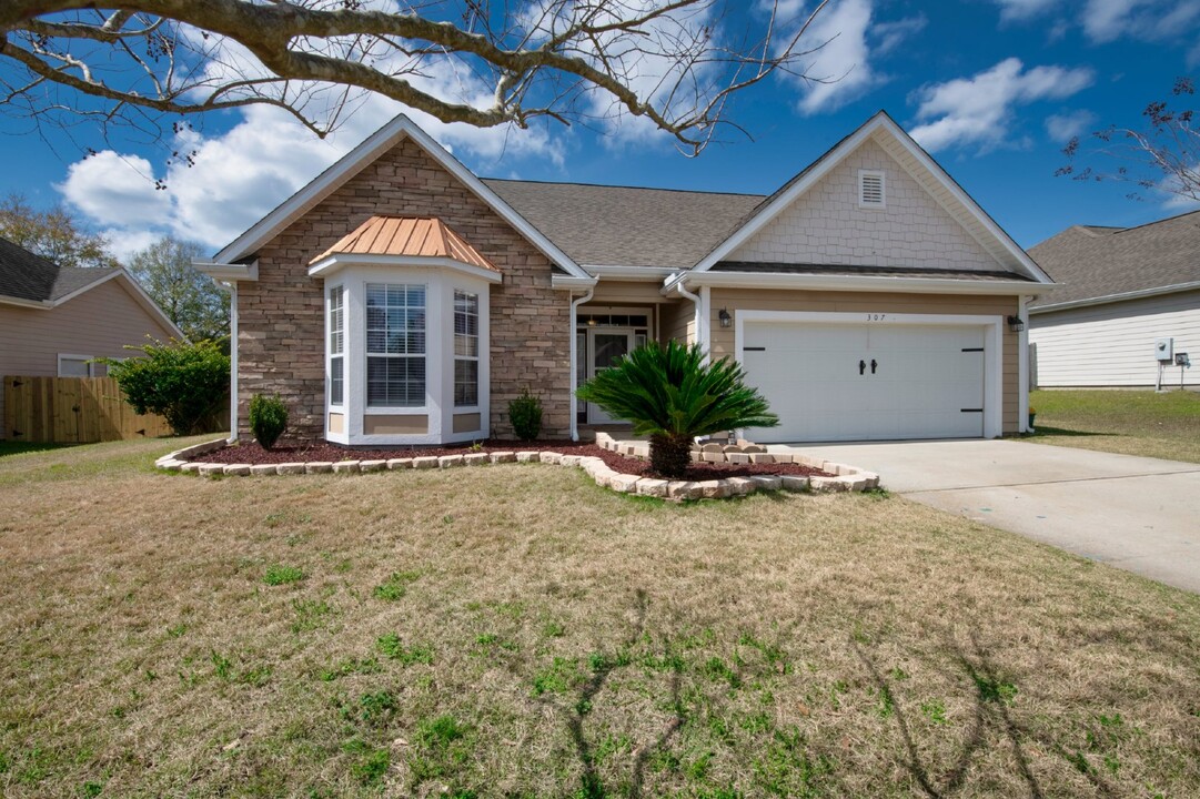 307 Scotch Pine Ln in Crestview, FL - Building Photo