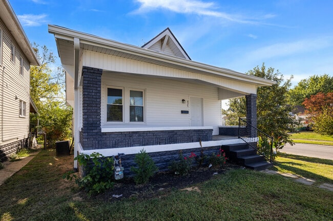 property at 835 S 38th St