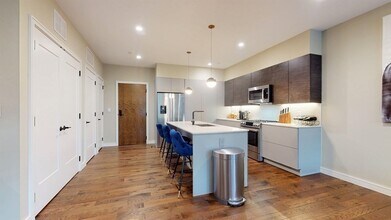 45 Burnett St, Unit 45 Burnett St in Boston, MA - Building Photo - Building Photo