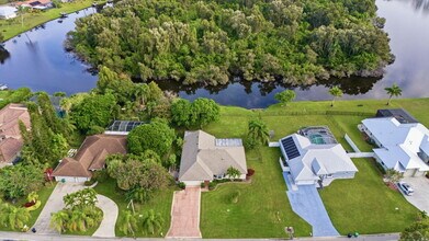 1465 SE Westmoreland Blvd in Port St. Lucie, FL - Building Photo - Building Photo