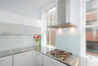 371 Harvard St, Unit 2a in Cambridge, MA - Building Photo - Building Photo