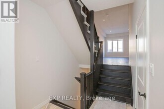 33 Dunrobin Ln in Grimsby, ON - Building Photo - Building Photo