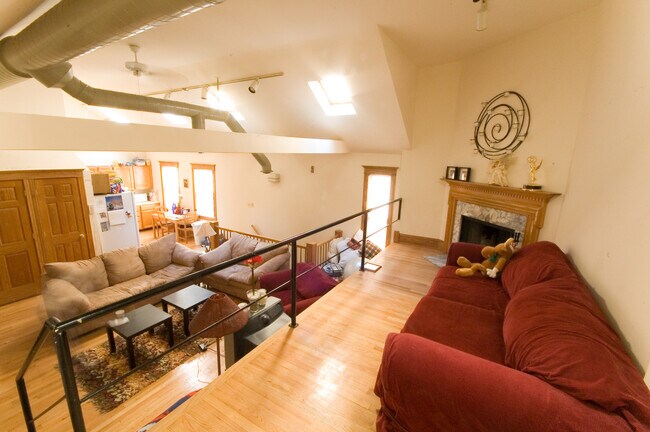 2239 N Clybourn Ave in Chicago, IL - Building Photo - Building Photo